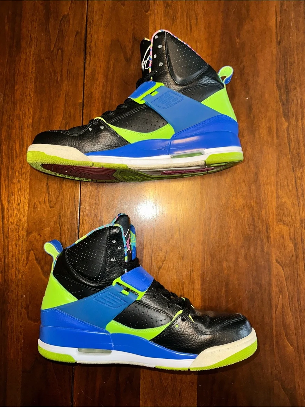 Air Jordan Flight 45 “Bel Air” rare color way. Like New.